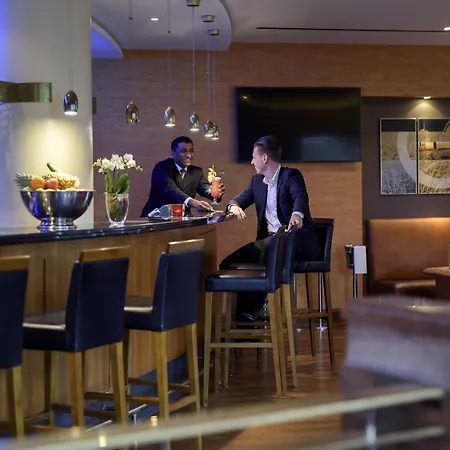 Отель Novotel Am Konzerthaus 4*