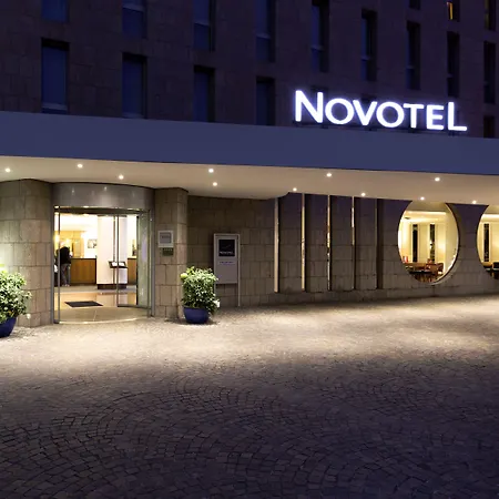 Отель Novotel Am Konzerthaus 4*