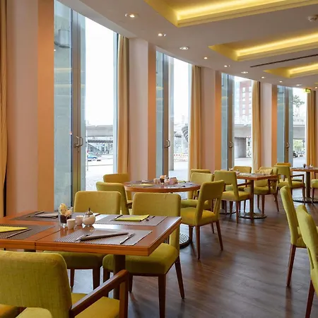 Отель Novotel Am Konzerthaus