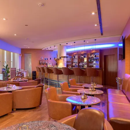 Отель Novotel Am Konzerthaus