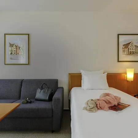 Отель Novotel Am Konzerthaus 4*