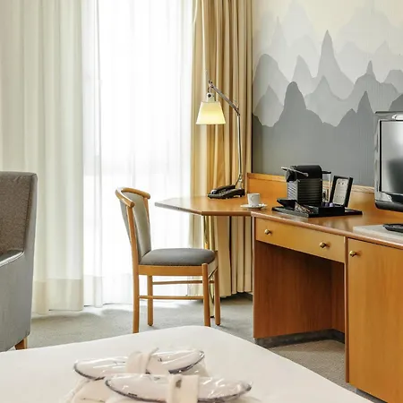 Отель Novotel Am Konzerthaus 4*